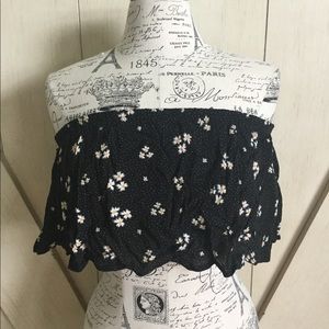 🌼🌼American Eagle Daisy Crop Top🌼🌼